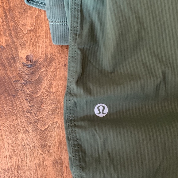 Lululemon dance pants (early version 2018, green, size 8) - Picture 7 of 7